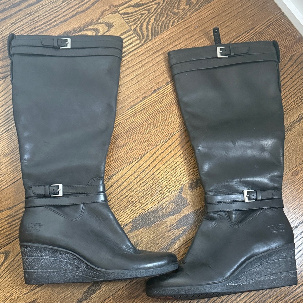 NWOT UGG Women's Black Leather Wedge Boots Sz 7 waterproof warm